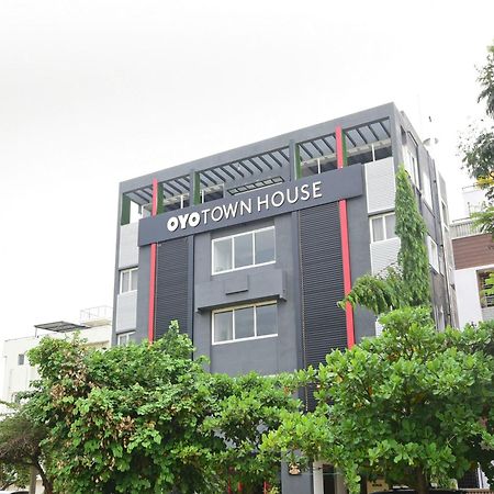 Готель Townhouse Airport Road Yelahanka Екстер'єр фото