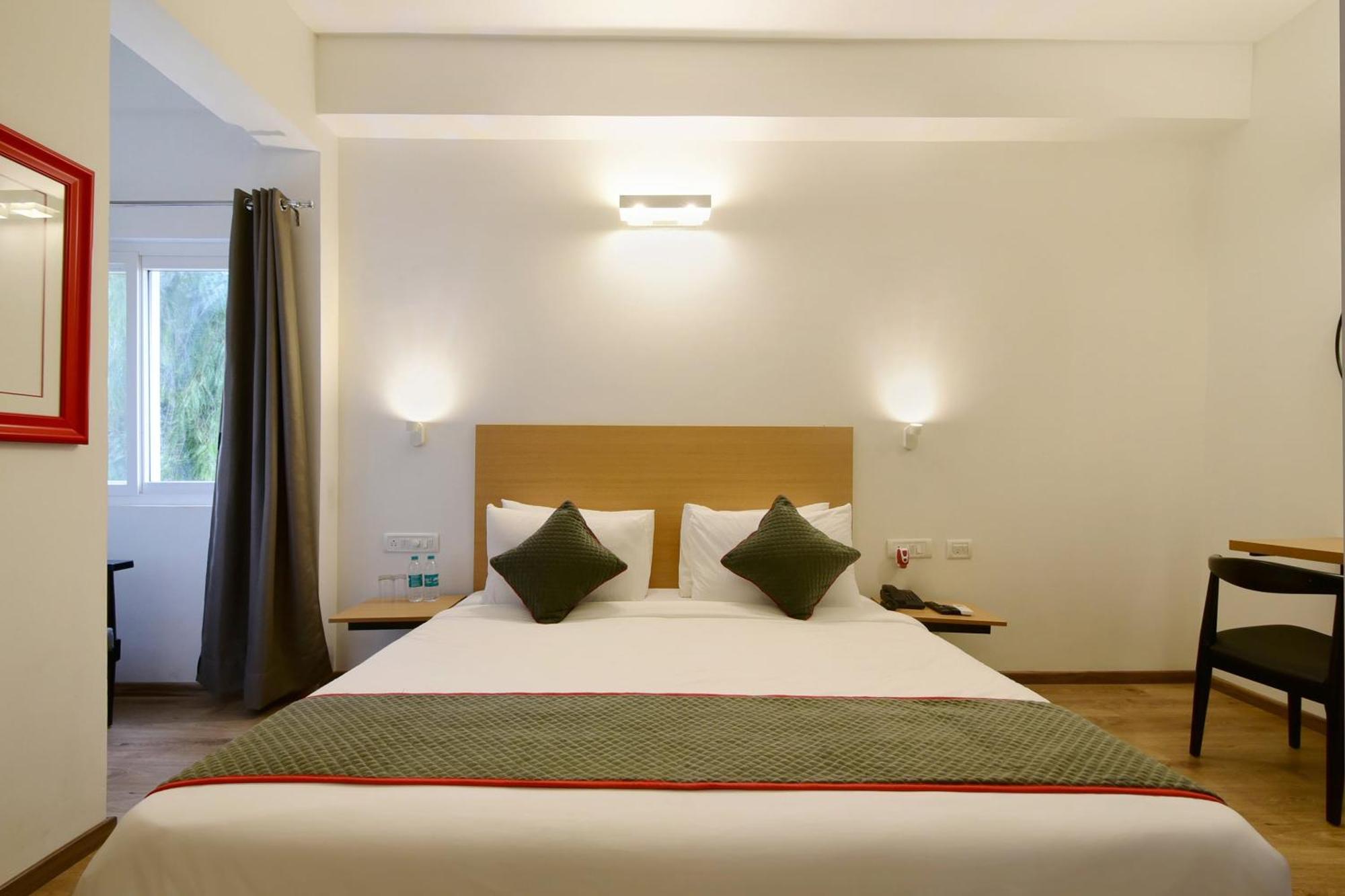 Готель Townhouse Airport Road Yelahanka Екстер'єр фото