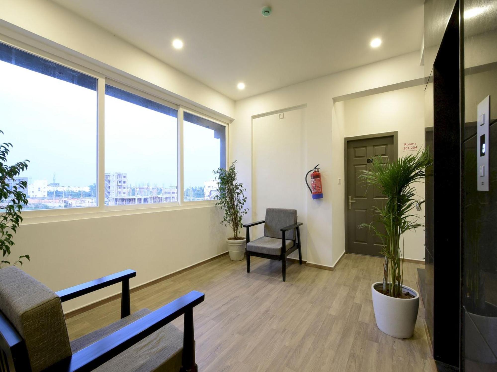 Готель Townhouse Airport Road Yelahanka Екстер'єр фото