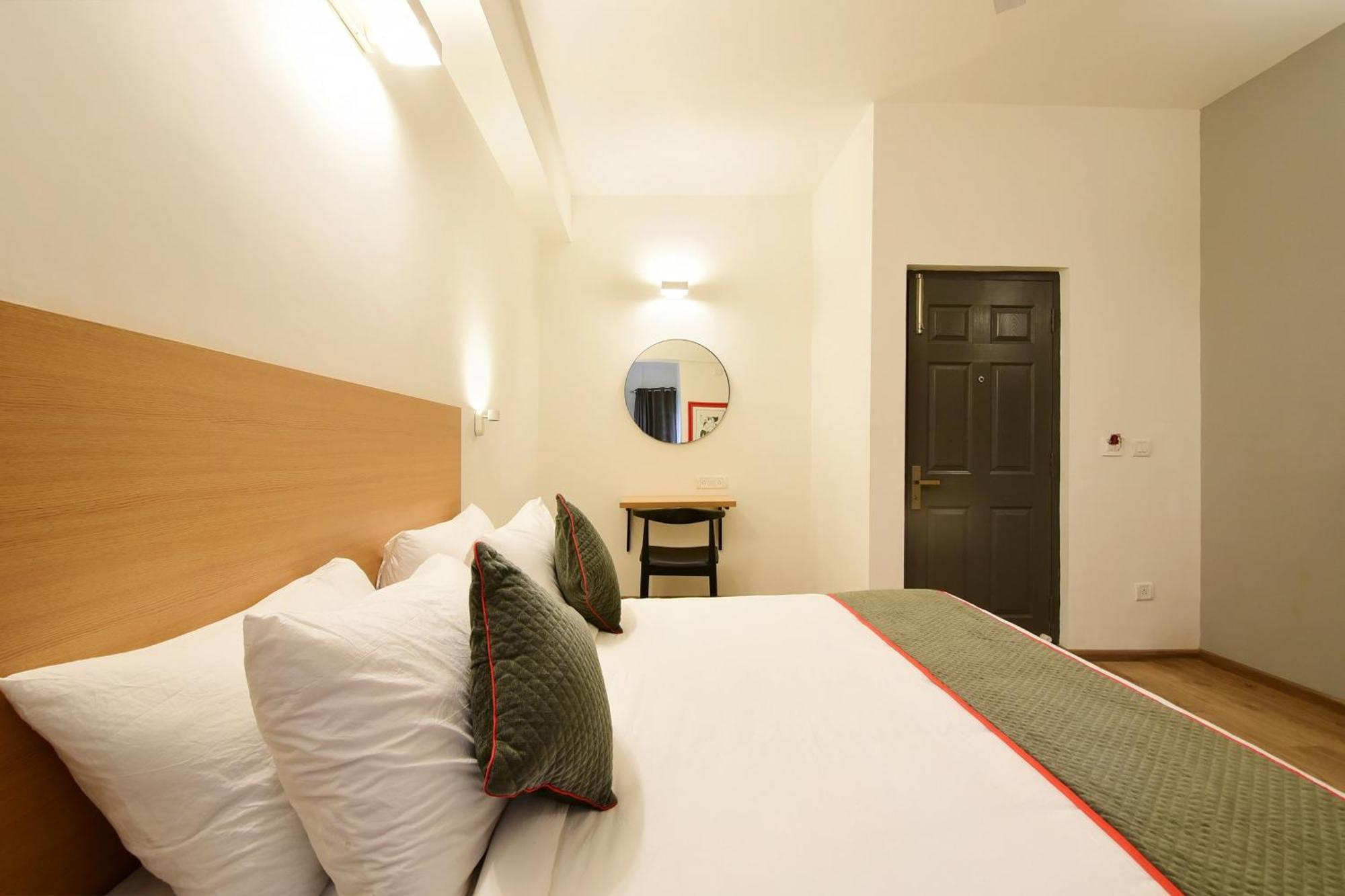 Готель Townhouse Airport Road Yelahanka Екстер'єр фото