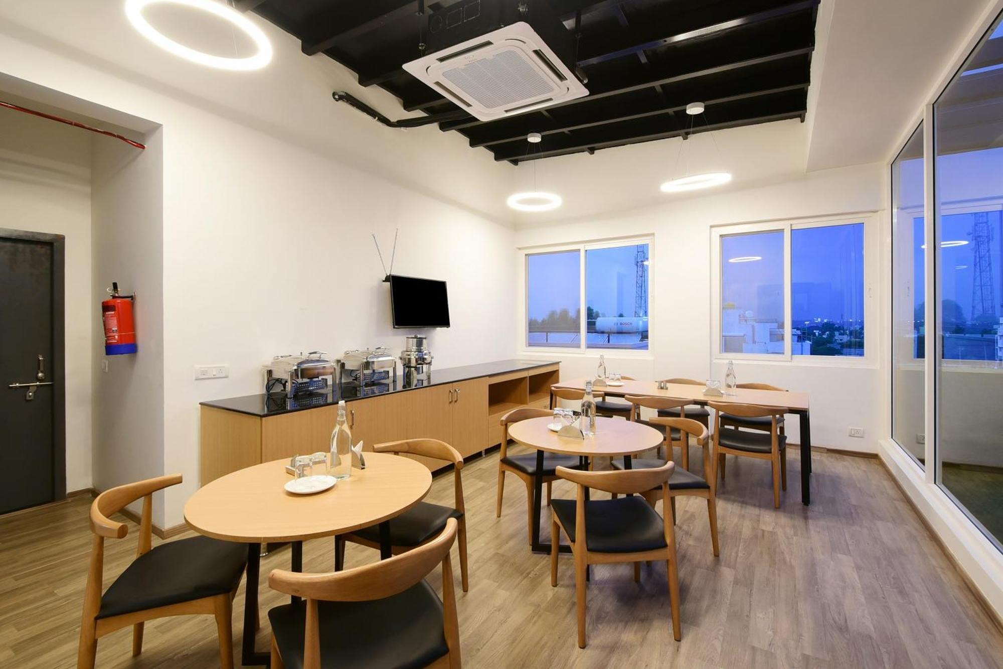Готель Townhouse Airport Road Yelahanka Екстер'єр фото