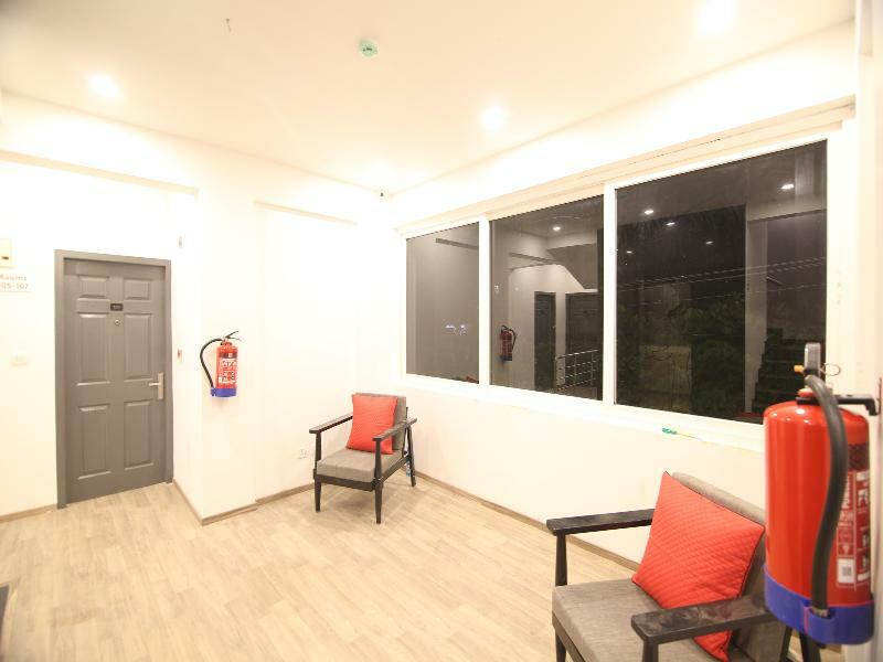 Готель Townhouse Airport Road Yelahanka Екстер'єр фото