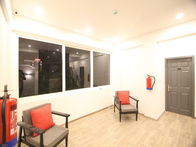 Готель Townhouse Airport Road Yelahanka Екстер'єр фото