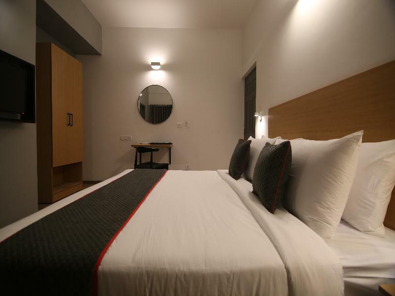 Готель Townhouse Airport Road Yelahanka Екстер'єр фото