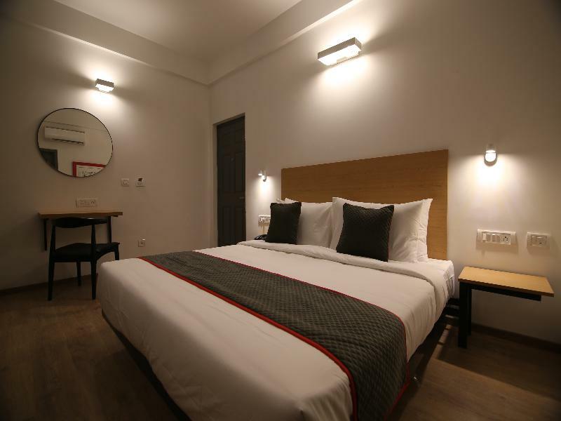 Готель Townhouse Airport Road Yelahanka Екстер'єр фото