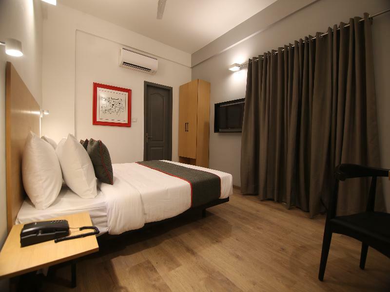Готель Townhouse Airport Road Yelahanka Екстер'єр фото