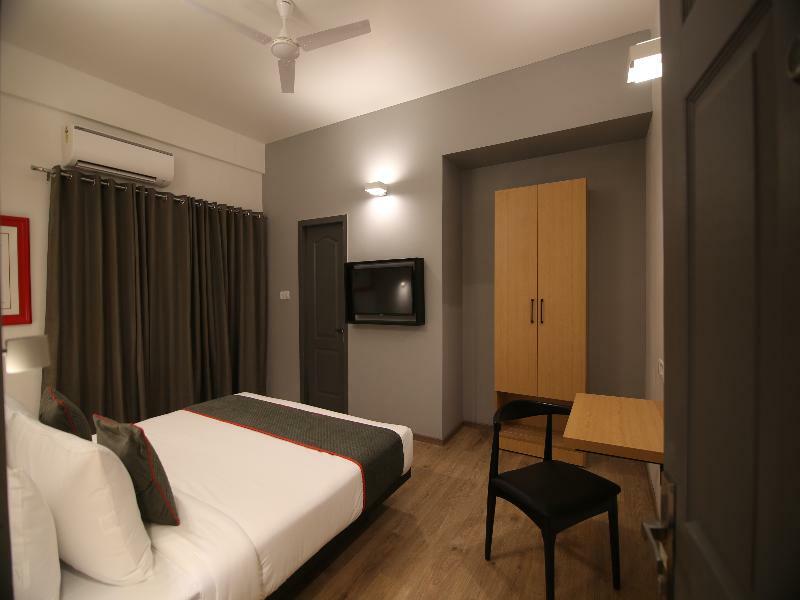 Готель Townhouse Airport Road Yelahanka Екстер'єр фото